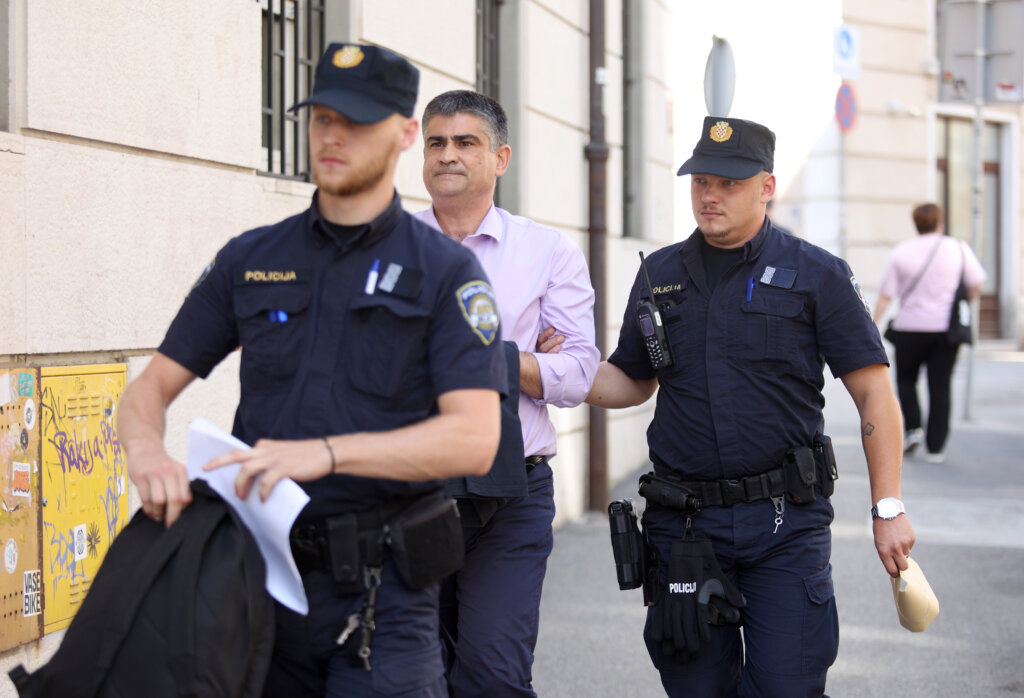 Rijeka: Uhićeni Gradonačelnik Buja Doveden Na Ispitivanje U Prostorije Uskok A