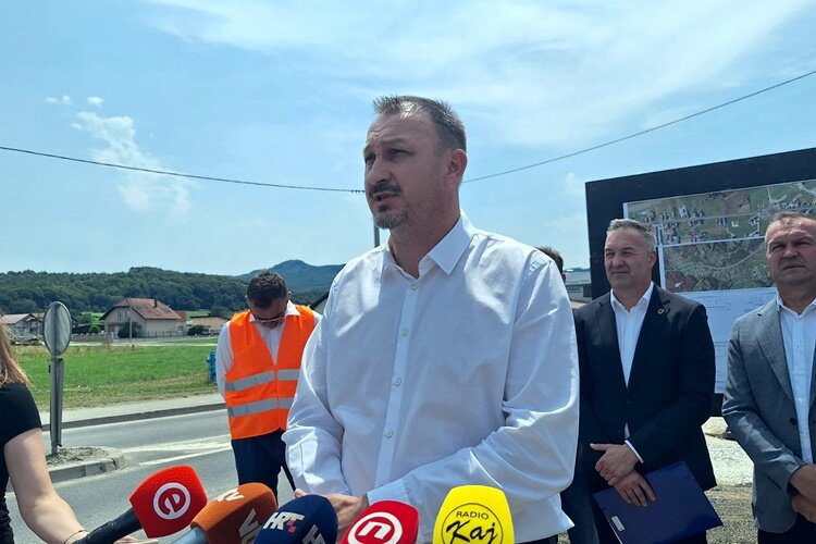 Ljubescica Obilazak Oleg Butkovic006