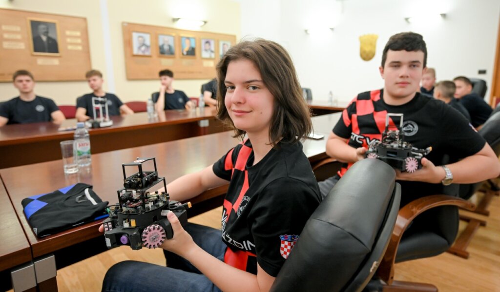 Prijem Medalje Roboticari Savate Borci Europsko Svjetsko Srpanj 2026 (3)