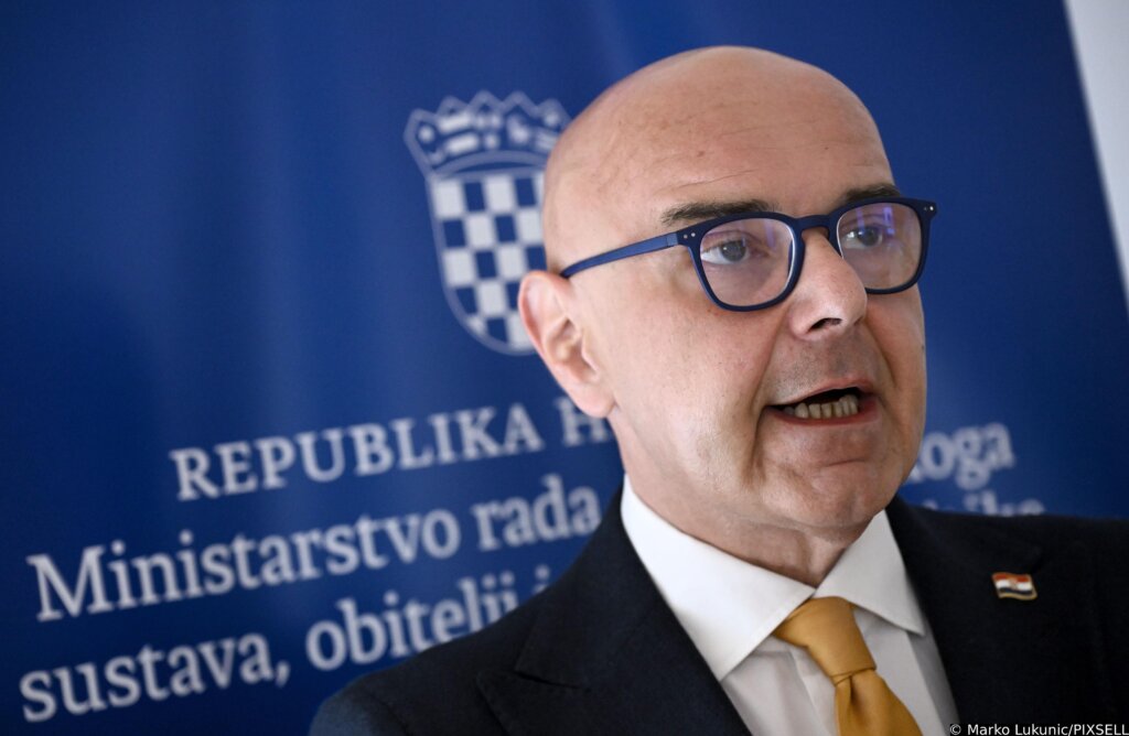Zagreb: Alen Ružić predstavio odluku o zapošljavanju osobnih asistenata u ustanovama socijalne skrbi