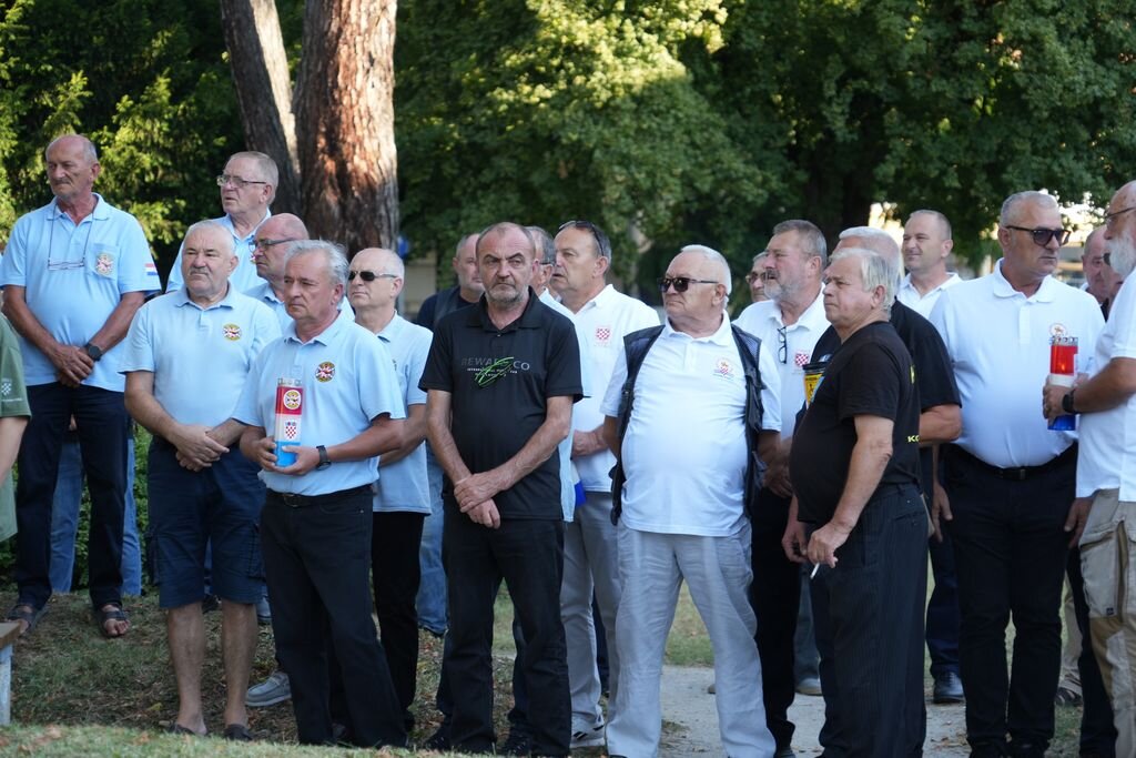 Dan pobjede polaganje vijenaca
