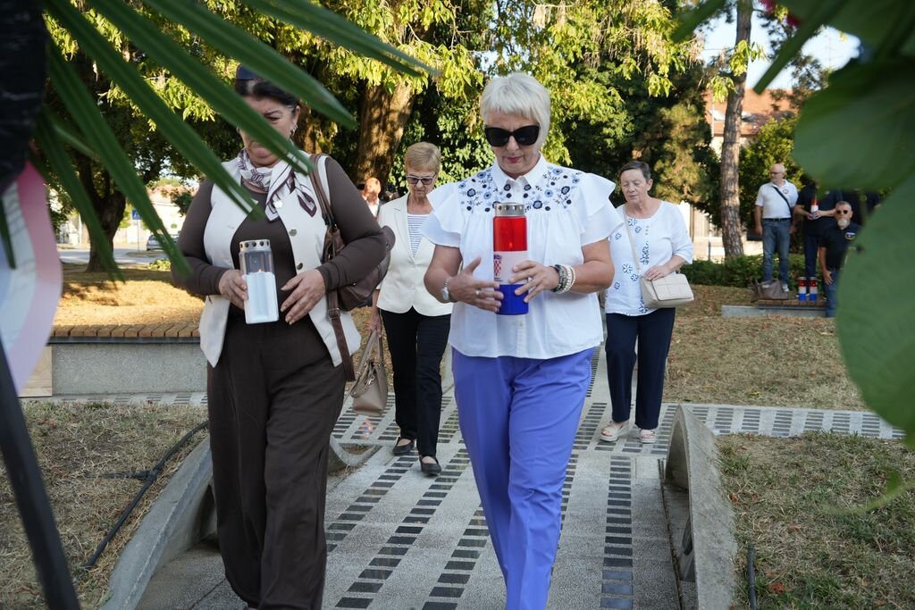 Dan pobjede polaganje vijenaca