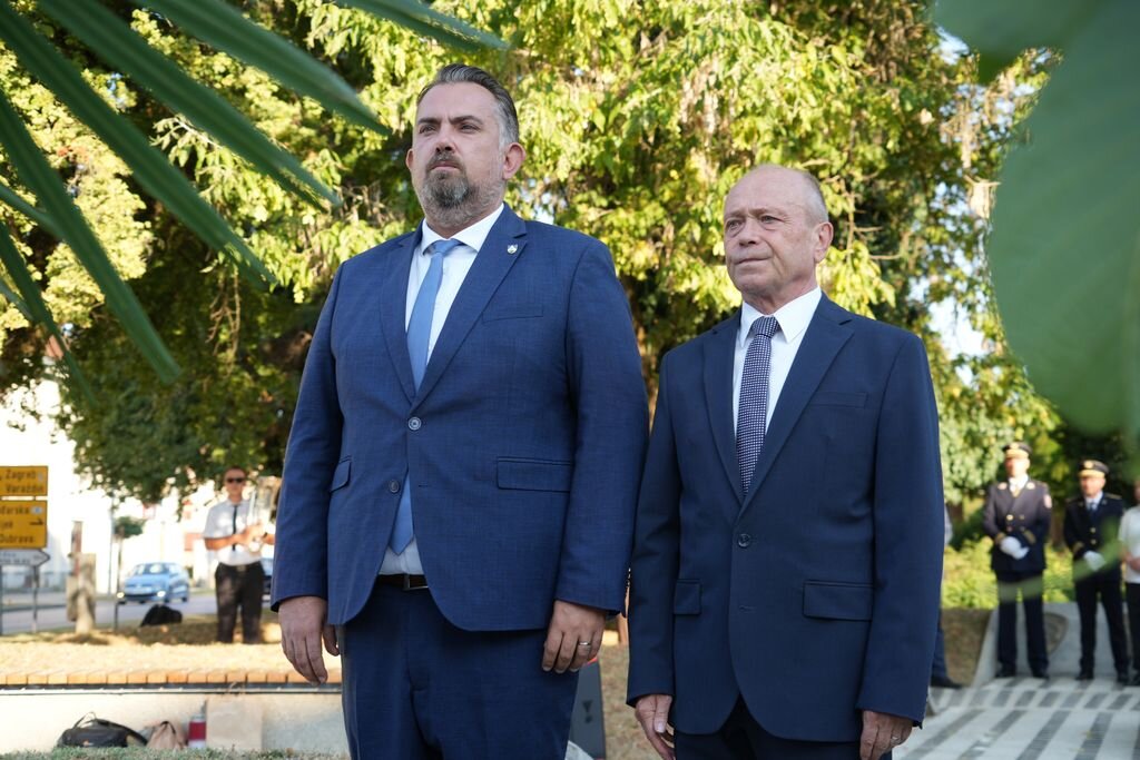 Dan pobjede polaganje vijenaca