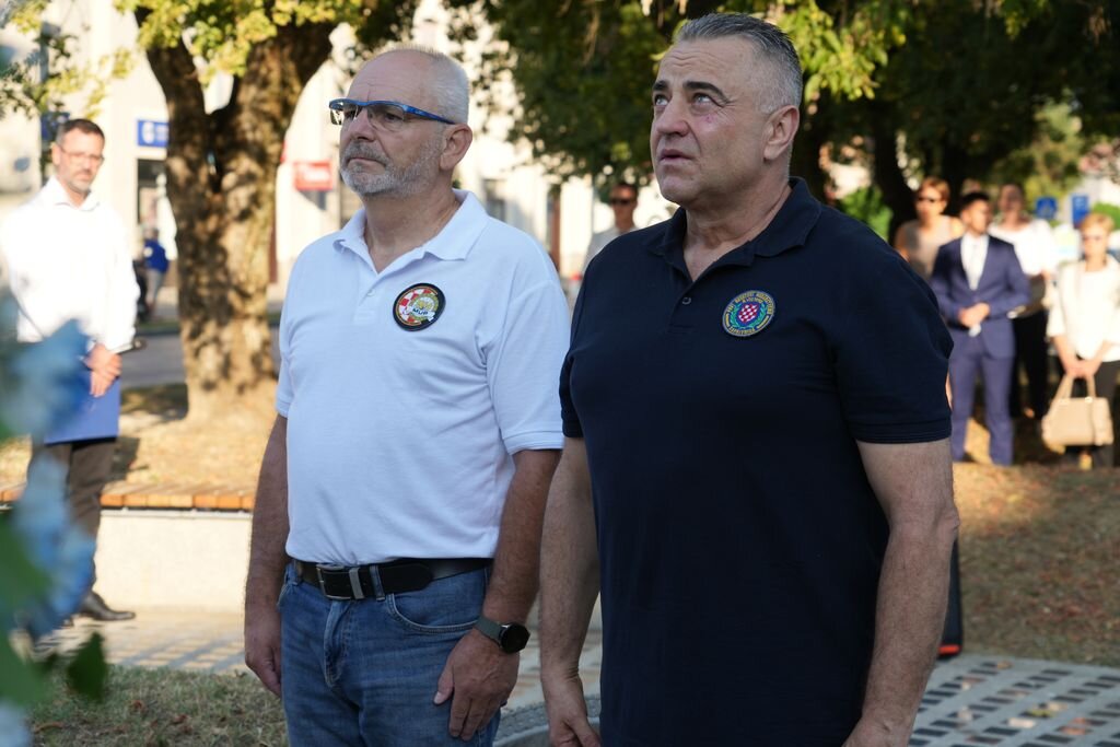Dan pobjede polaganje vijenaca