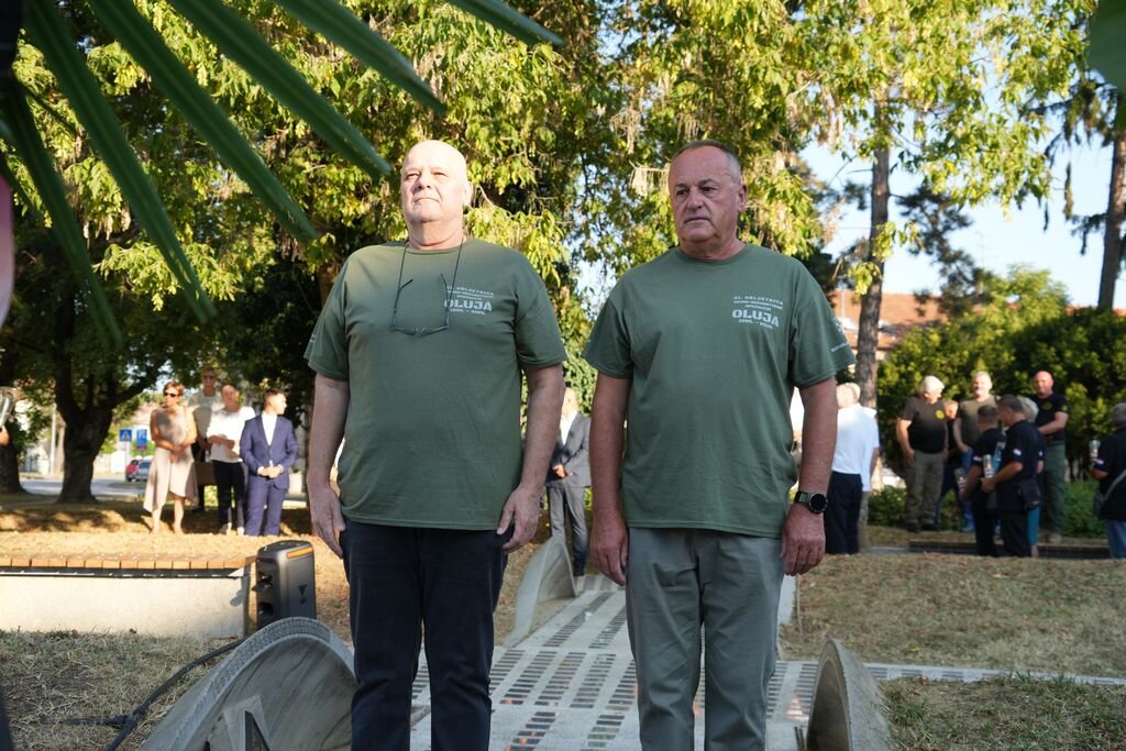 Dan pobjede polaganje vijenaca