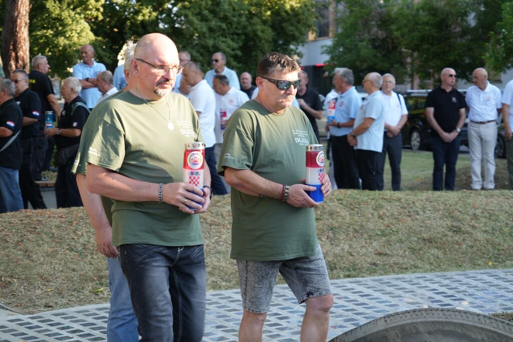 Dan pobjede polaganje vijenaca