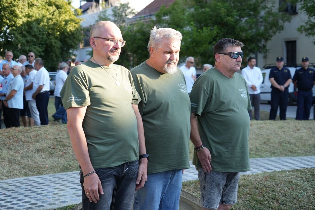 Dan pobjede polaganje vijenaca