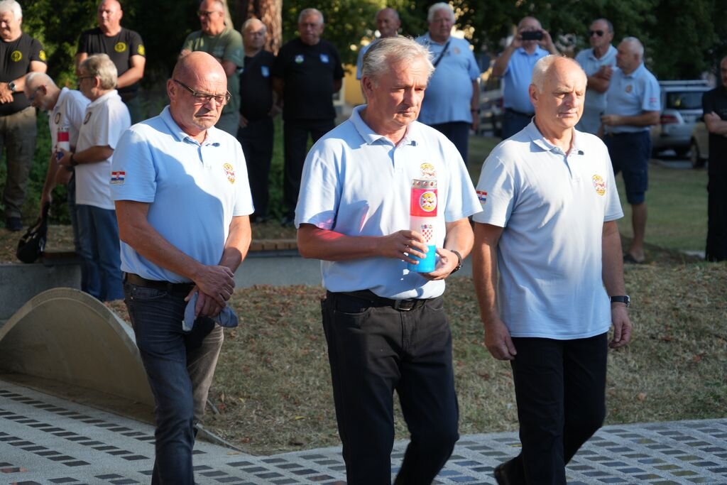 Dan pobjede polaganje vijenaca