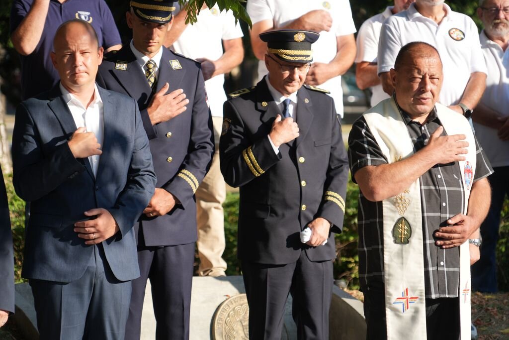 Dan pobjede polaganje vijenaca