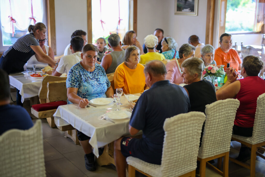 FB8A5687 1 scaled