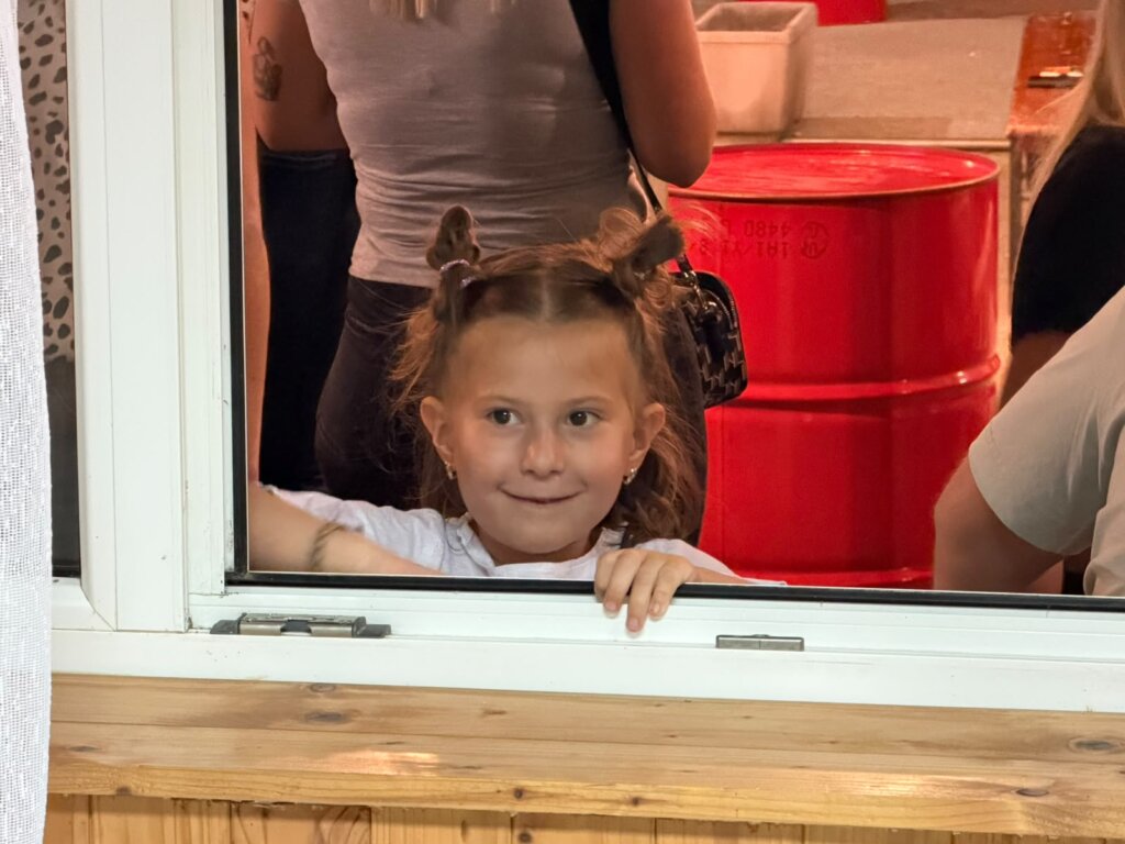 PHOTO 2026 08 22 22 14 36