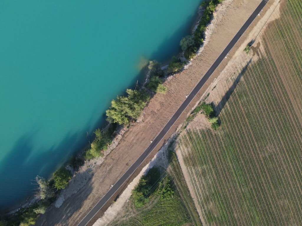 Staza uz jezero Cice