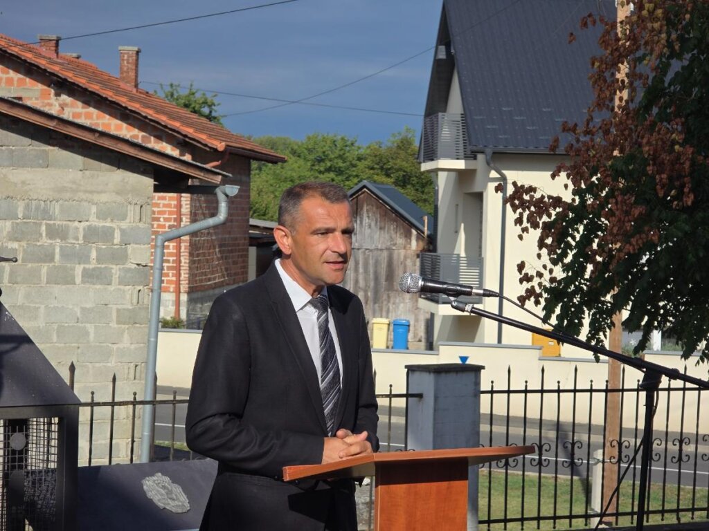Sveti Martin spomen ploca