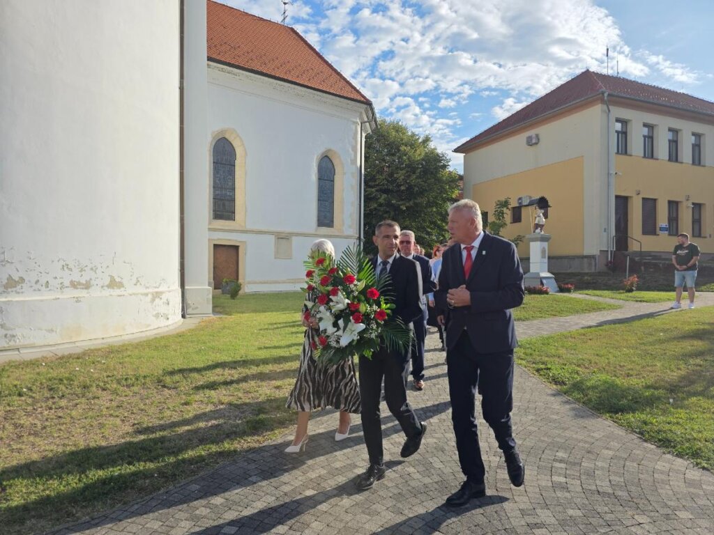 Sveti Martin spomen ploca