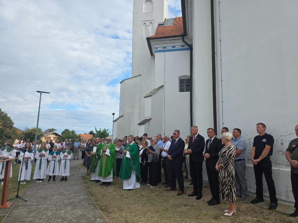 Sveti Martin spomen ploca