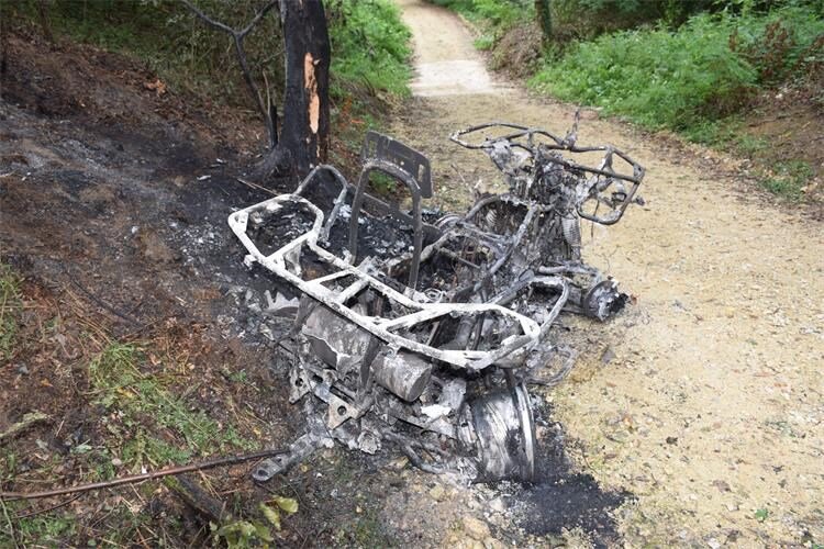 U prometnoj nesreći ozlijeđene dvije osobe, quad u potpunosti izgorio