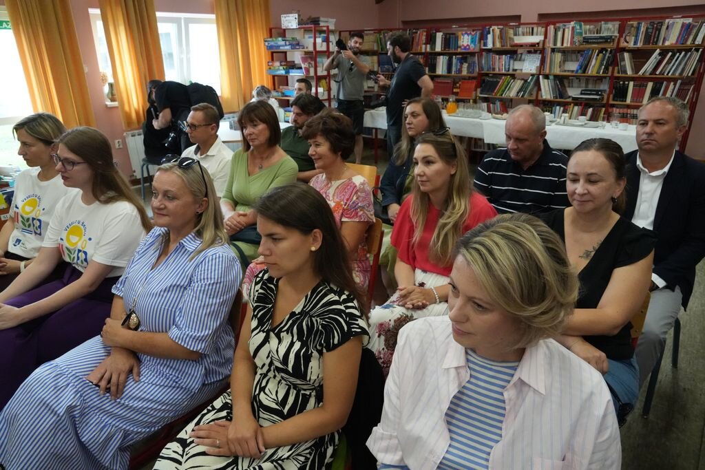 Veselo u skolu press